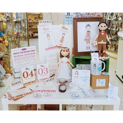 Marca sitio con nombre del invitado para banquete de comunión niño vestido rosa 4424