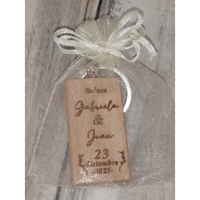 LLavero madera boda personalizado