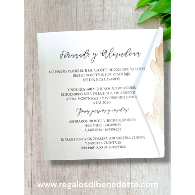 Invitación de boda pareja flores