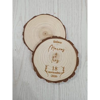 Rodaja de madera natural posavasos