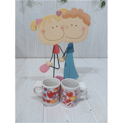 Parejita madera con tazas corazón