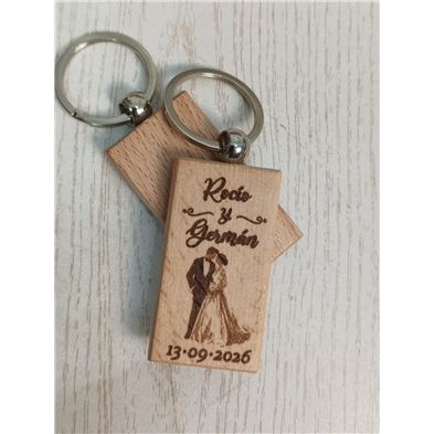 LLavero madera boda con dibujo de novios
