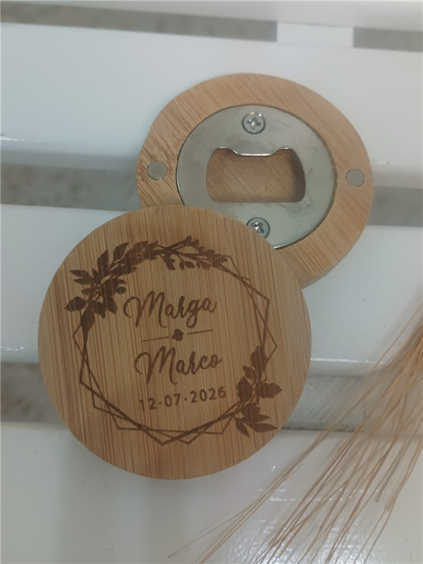 Abridor madera con imán grabado hexágono
