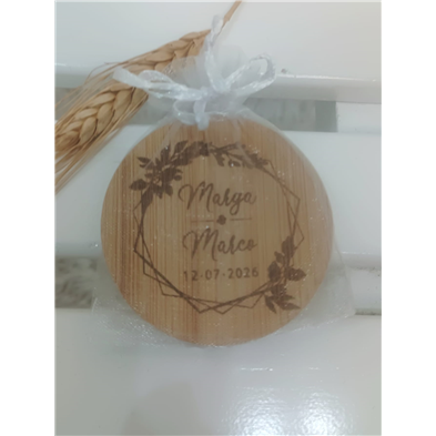 Abridor madera con imán grabado hexágono