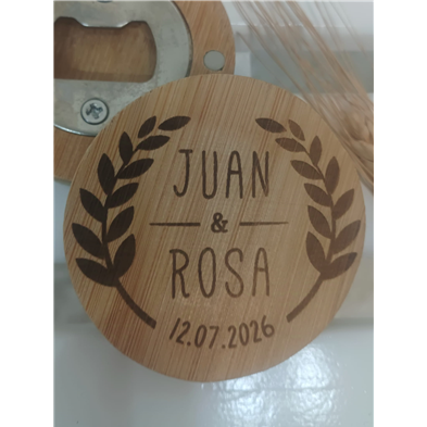 Abridor madera con imán grabado hojitas
