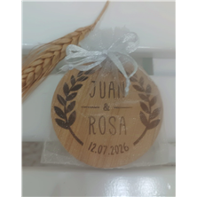 Abridor madera con imán grabado hojitas