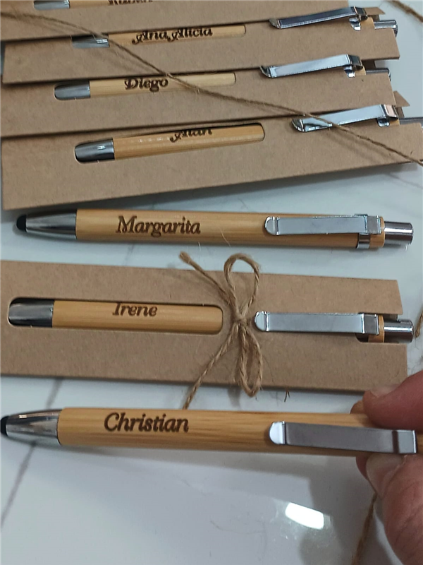 bolígrafo bambú con puntero marcasitios