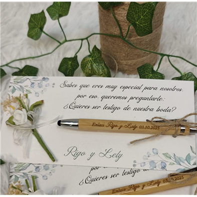 bolígrafo bambú grabado con tarjeta personalizada