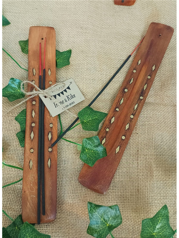 Quemador inciensos madera grabado